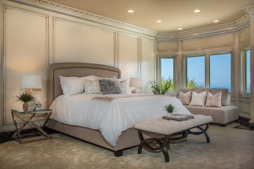Coronado Beach Hotel Bedding