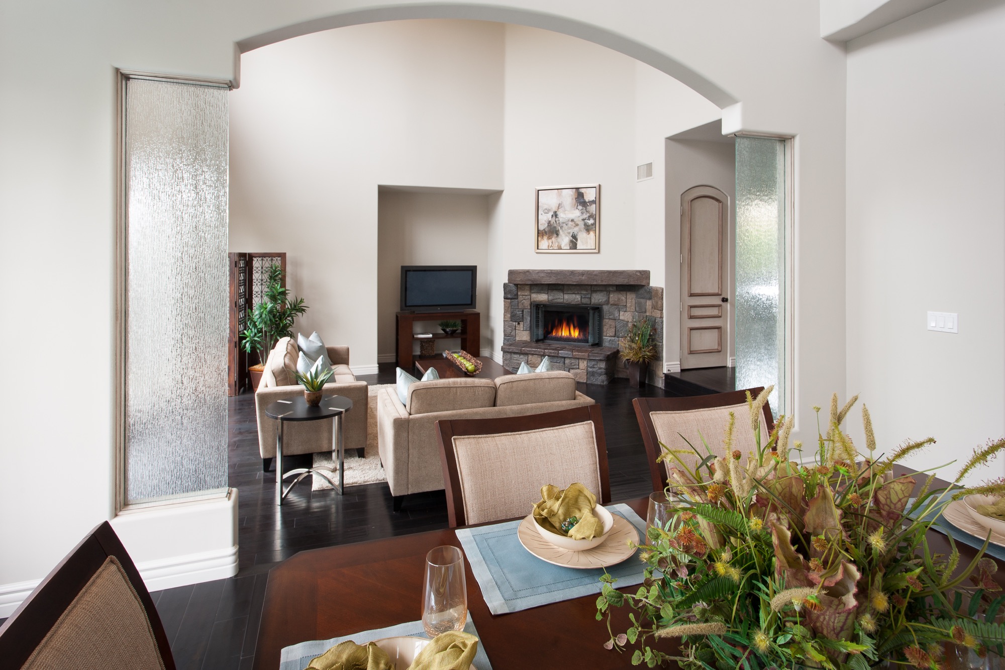 How to Set a Dining Table